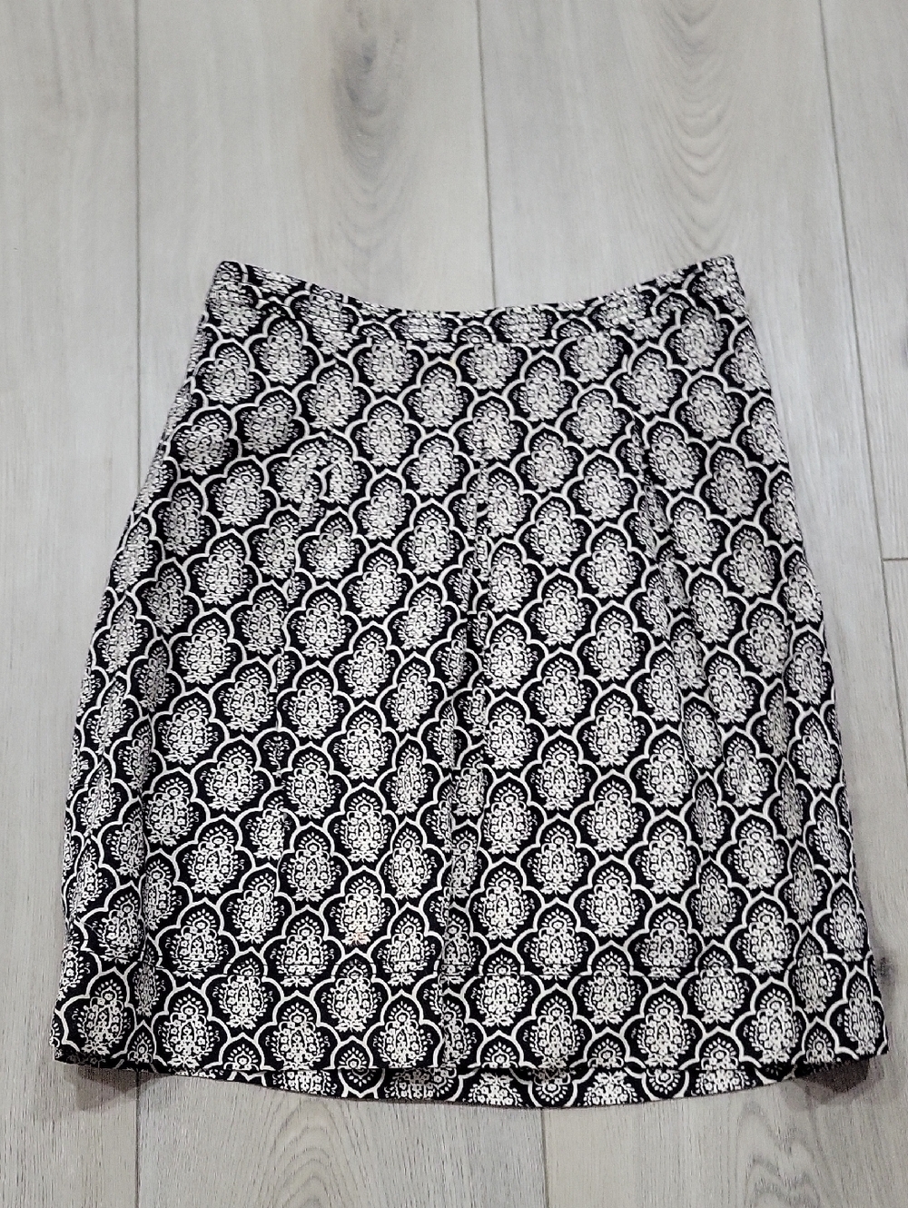 LOFT Black and White A-Line Patterned Skirt